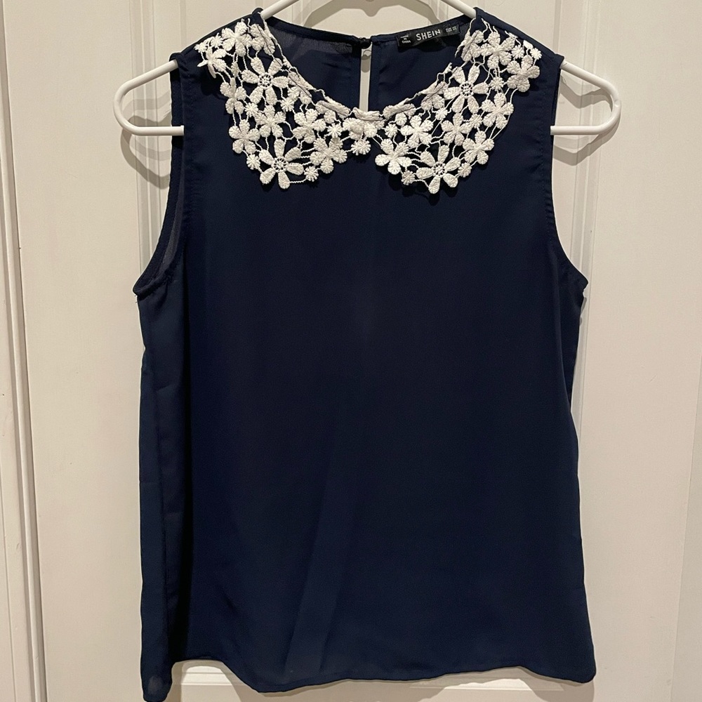 SHEIN sleeveless Top with crochet white lace collar